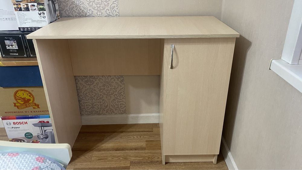 Учебный стол