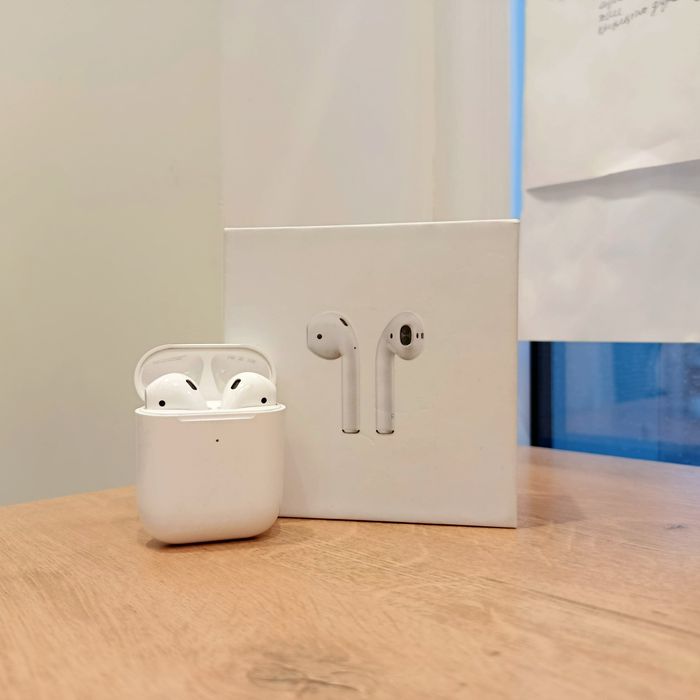 AirPods 2 оригинал + коробка | Батарея отличная