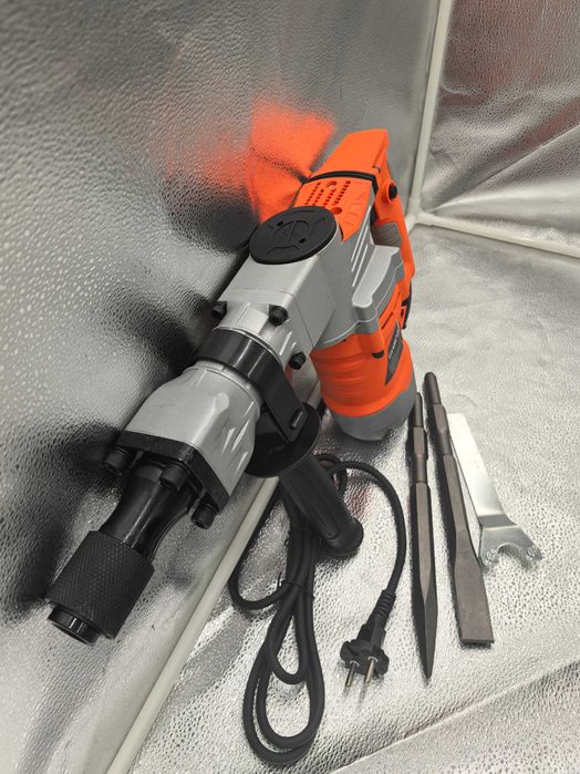 Ciocan Demolator 2200W, 15J – Putere Maxima pentru Lucrari Grele!