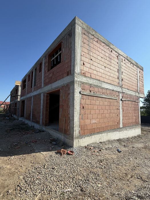 Duplexuri de Vanzare P+1E