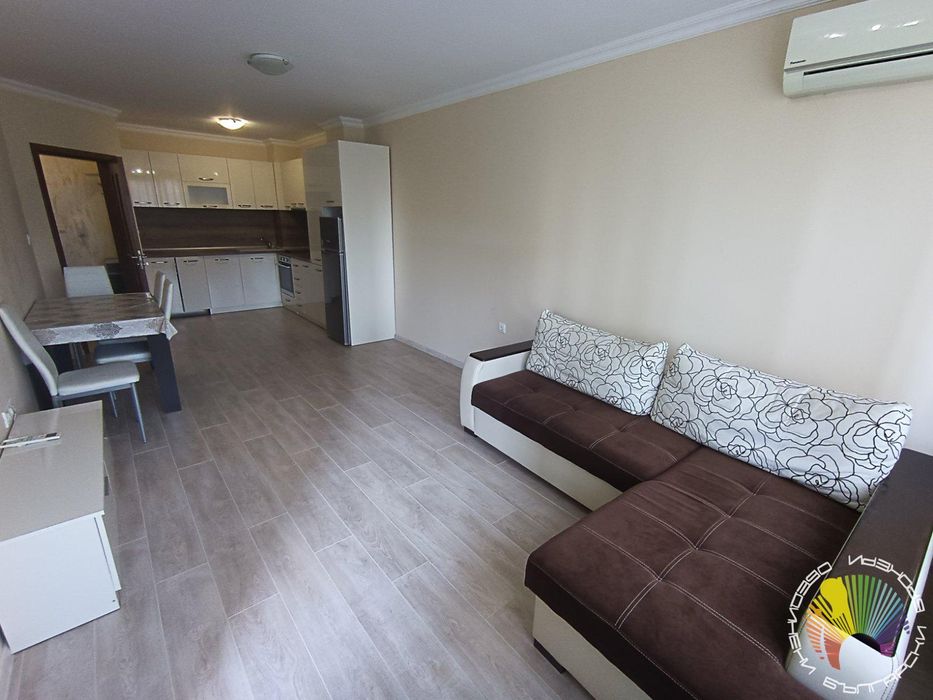 Дава се под наем Двустаен апартамент в Бургас, Славейков - 68 кв.м за 510 € - Снимка #2