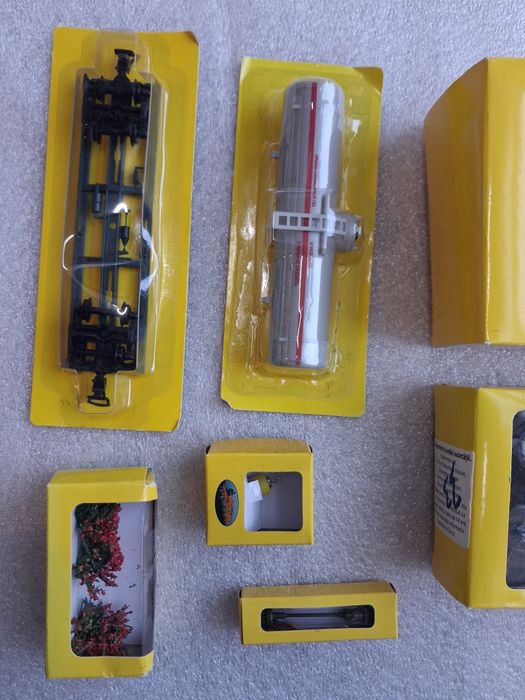 Lot feroviar revista trenulet electric scara H0