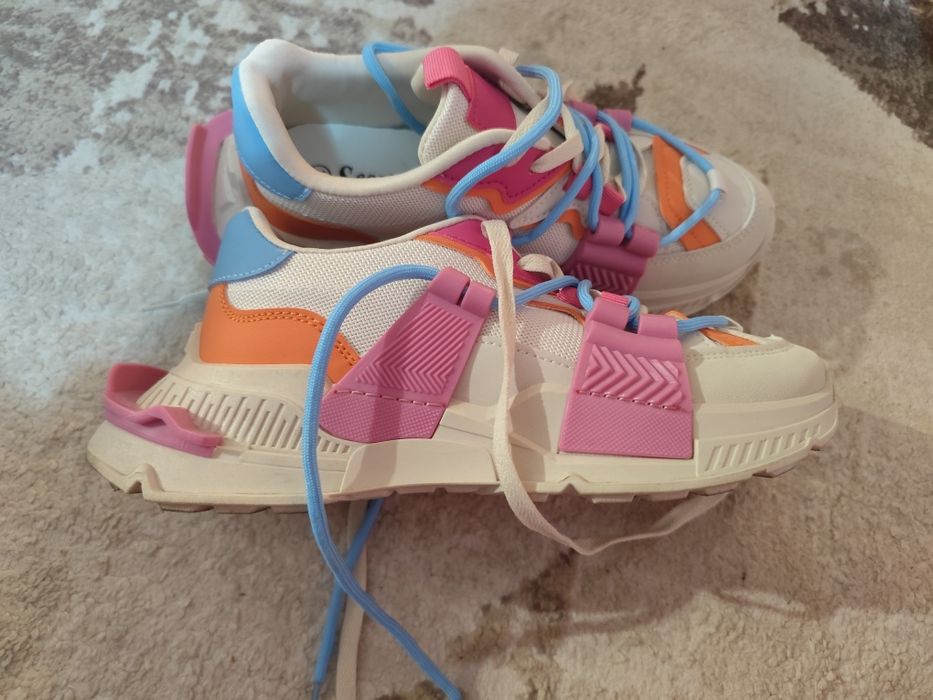 Дамски Маратонки,38 номер