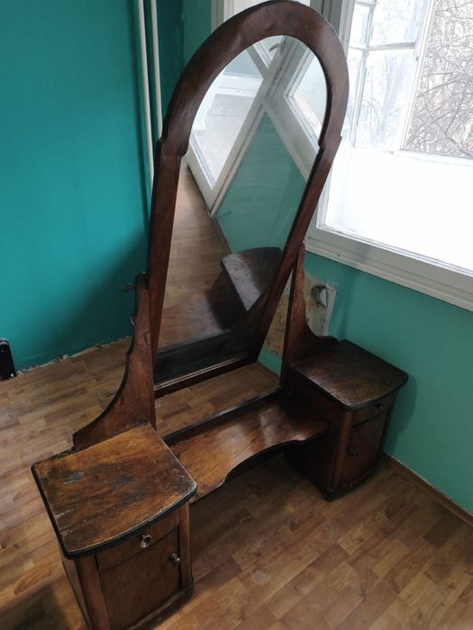 Ретро тоалетка с подвижно огледало