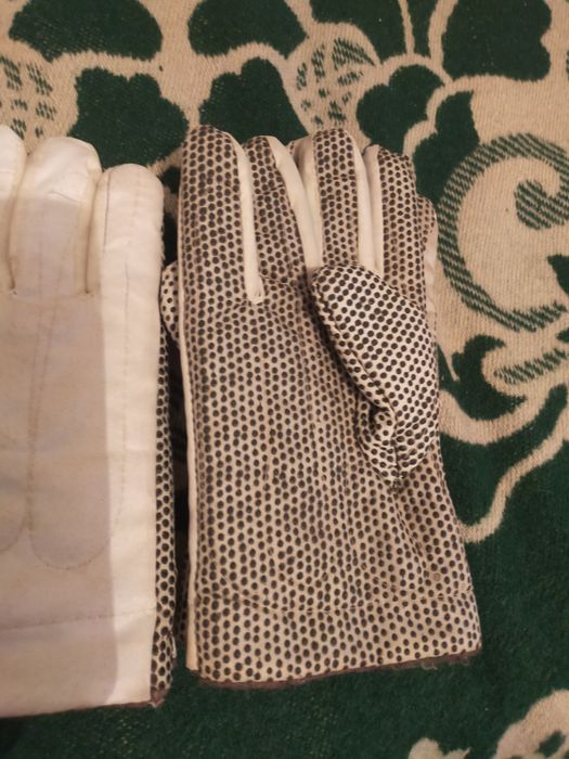 Перчатки рабочие, для сварки.