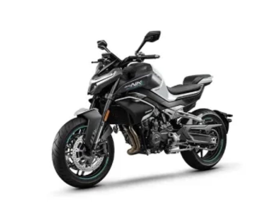 CFMOTO 800NK Advanced categoria A2 in acte