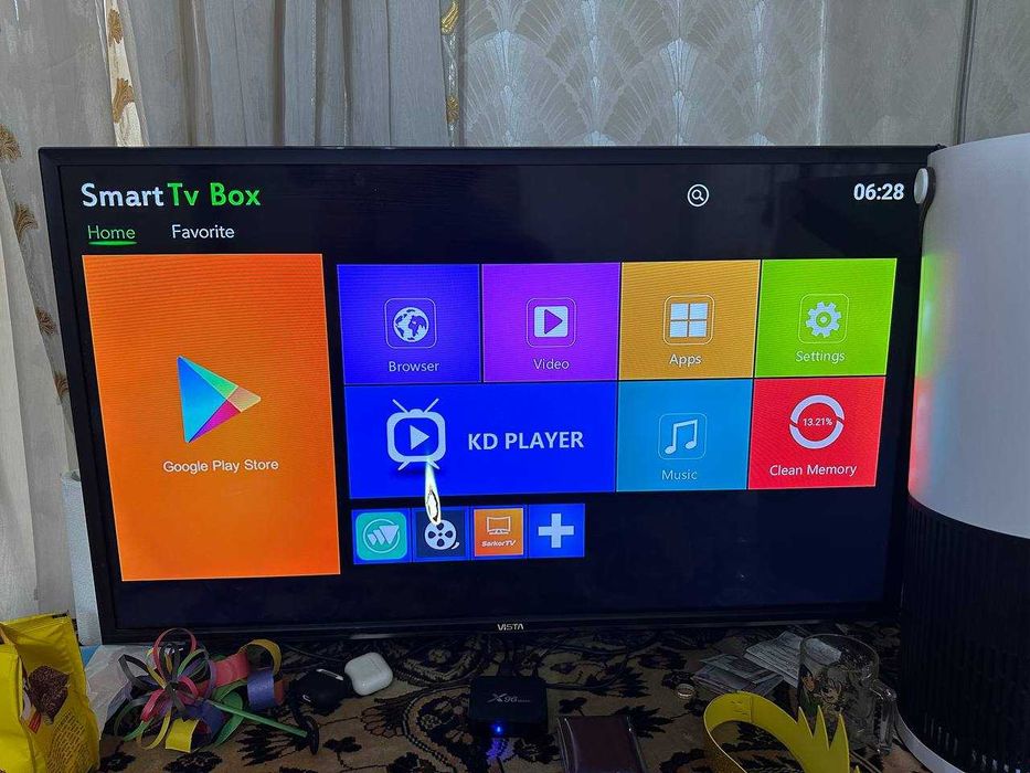 Телевизор VISTA 40 дюймовый + X96 mini Приставка.