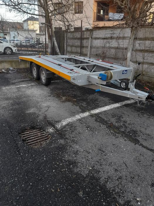 Inchiriez platforma auto