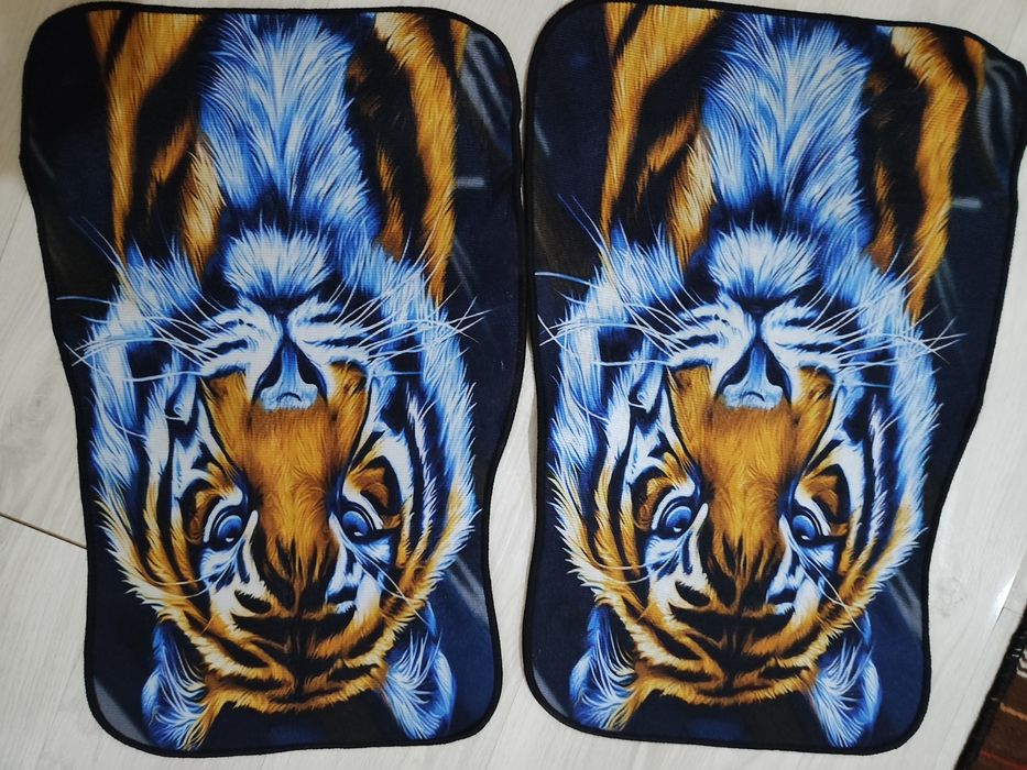 Автомобиль учун 3D гиламча поликлар