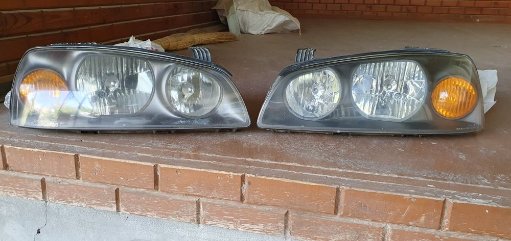 2 та фара Хундай Аванте 2004 йил мошинаники сотилади