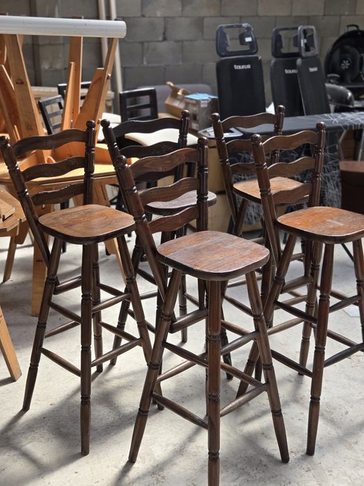 Дървени масивни бар столове