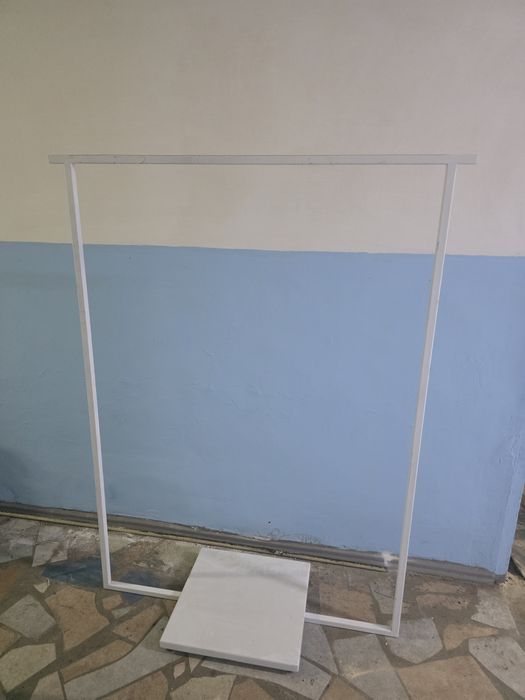 Продаю стойку для одежды фирмы рейл б/у.