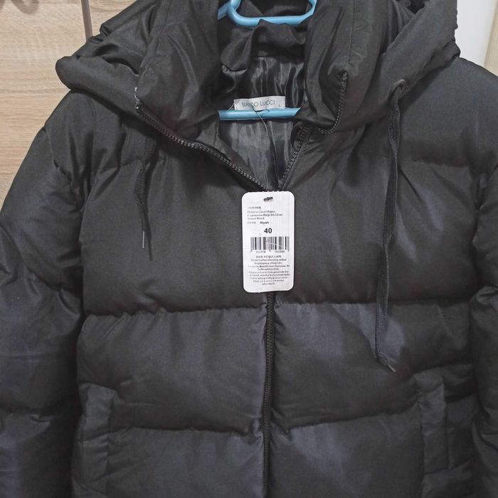 Geaca de iarna femei, cu gluga, marime L/40, negru, noua
