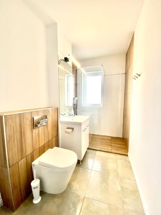 Apartament 3 camere,2 bai,loc parcare.Proprietar.