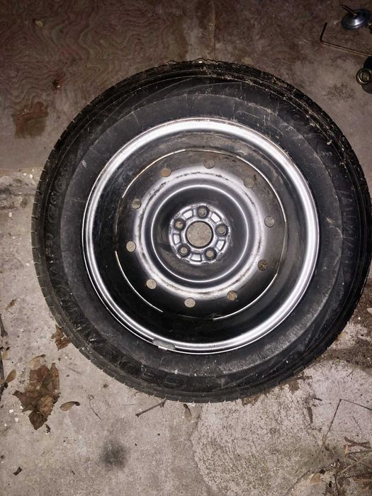 Продавам резервна гума