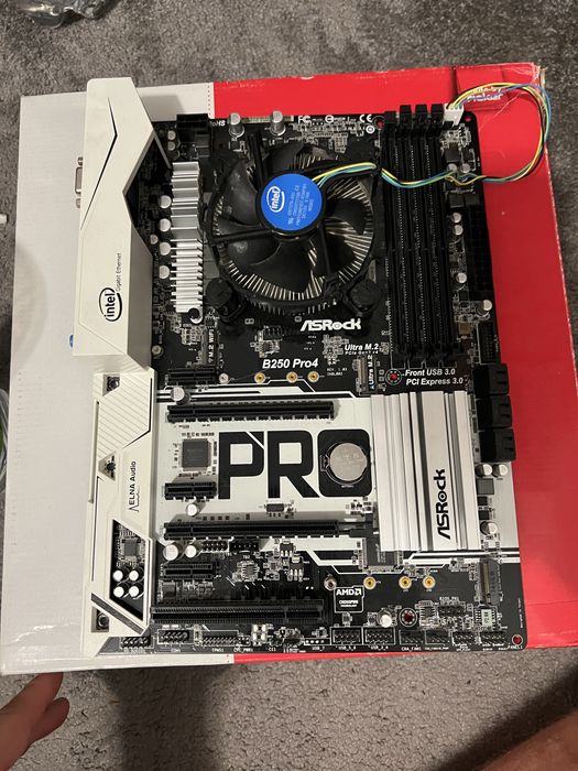 Placa de baza asrock b250 pro 4 + procesor i5 7600