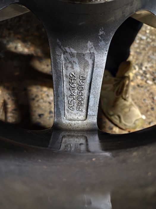 Срочно продам диски в изумительном состояний.