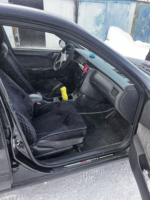 Продам автомобиль Toyota Carina E