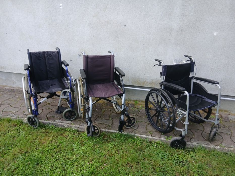 Cărucior invalizi pliabil