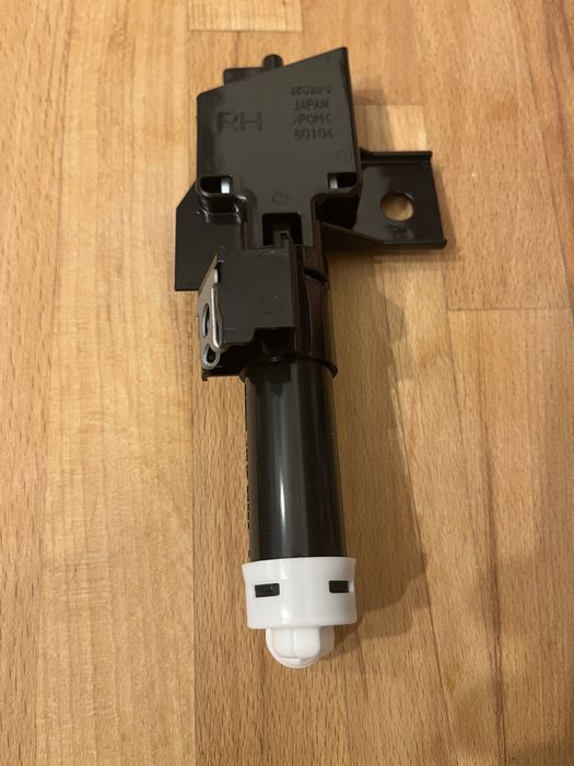 Дюза / пръскалка за фар за 2012–2015  Subaru Forester SJ, дясна.