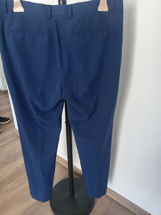 Vând pantaloni pt bărbați