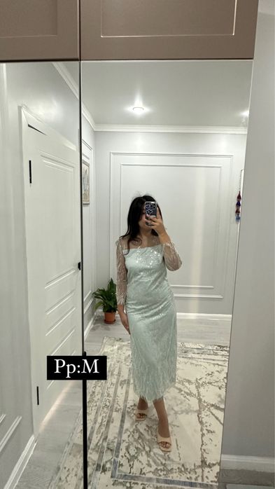 Продаеться    платья