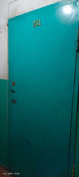 Продам металлическую входную дверь