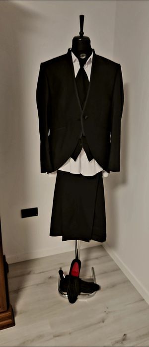 Închiriez manechin mire/mireasa
