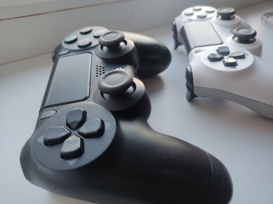Продам джойстики Ps4, и диски