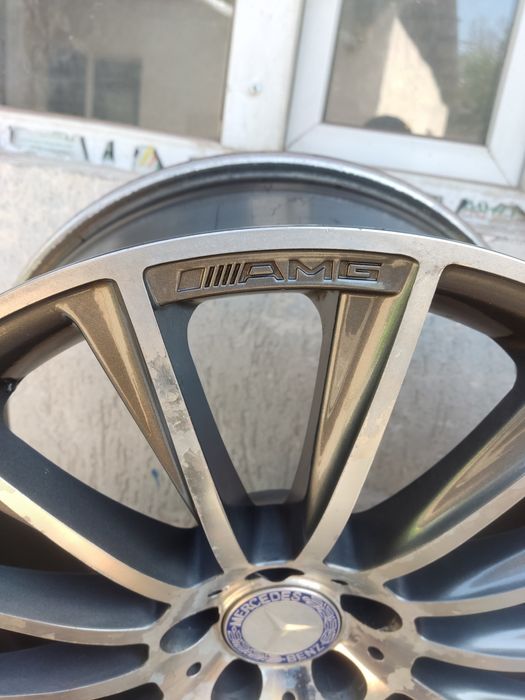 Продам диски. На "Мерседес-221-ый".