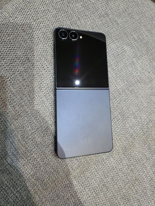 Samsung Galaxy Z Flip7