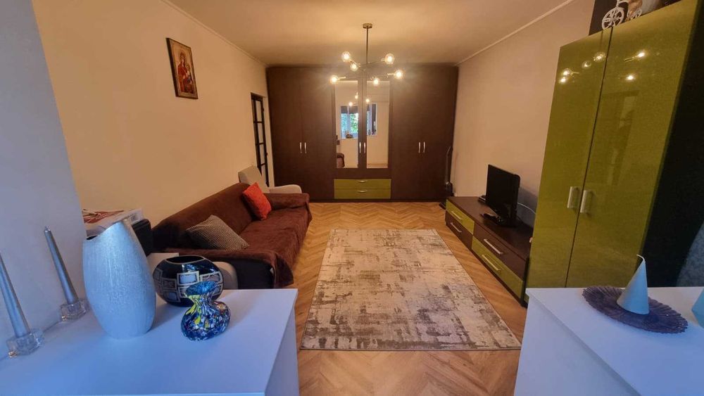 Apartament 4 camere | Centrală proprie | Parcare | 5 min metrou Apărătorii Patriei