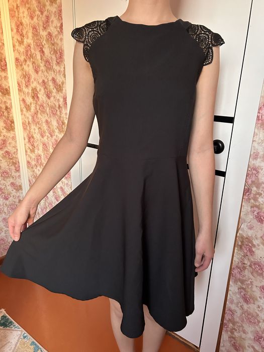 Продам маленькое, черное платье