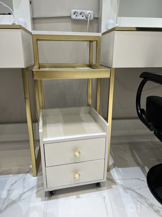 Srochno salon mebellari sotiladi