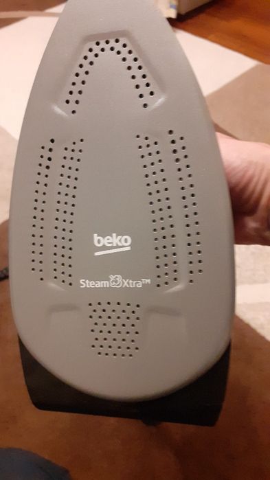 Vând stație de călcat beko