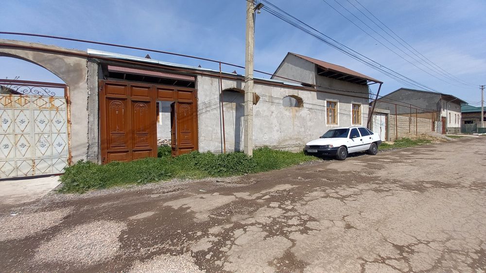 2,5 sotix Hovli uy Sotiladi srochna!