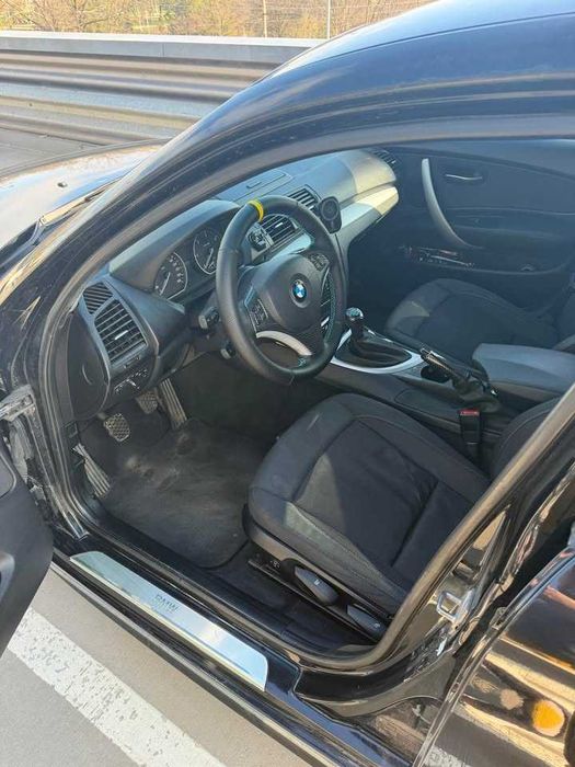 Vând BMW Seria 1 123d 2009