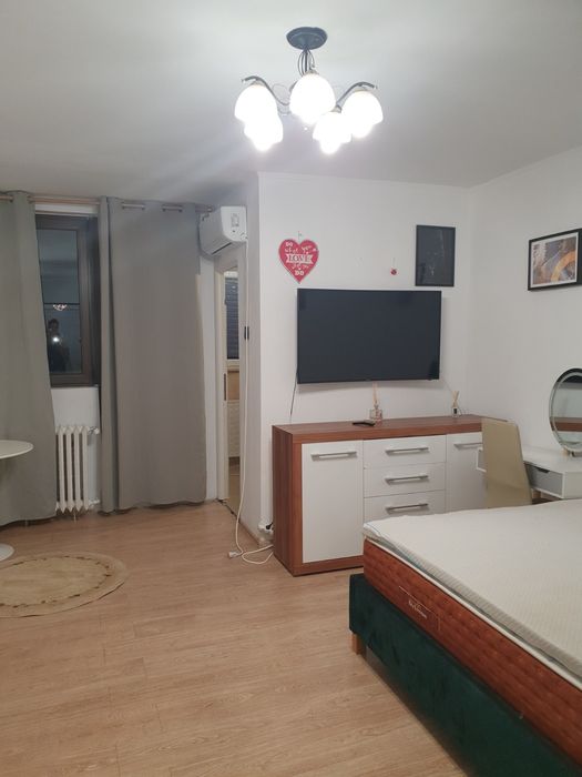 Vand garsoniera metrou Titan