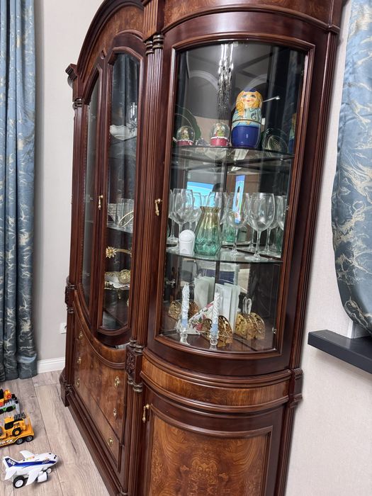 Стенка-горка в гостиную