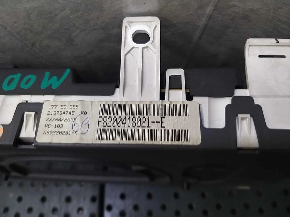 Ceasuri bord benzina renault modus p8200418021e