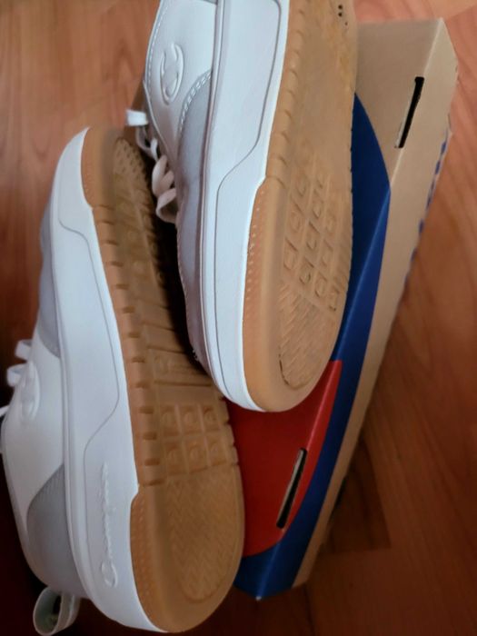 Adidasi unisex Champion marimea 36