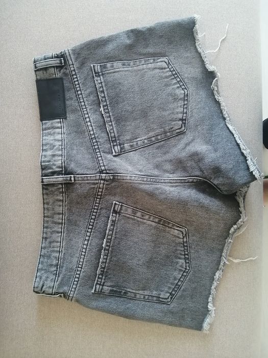 Продаются джинсовые шорты Zara