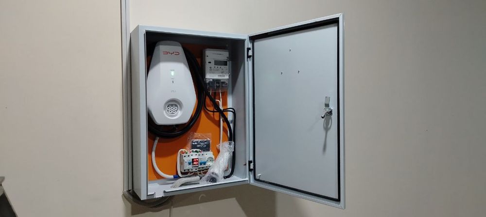 Установка зарядное устройство для Электромобилей.
7квт зарядка установ