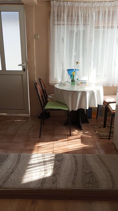 Продавам къща до новия стадион