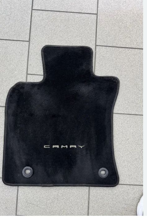 Продам коврики от камри 75 Camry70,75