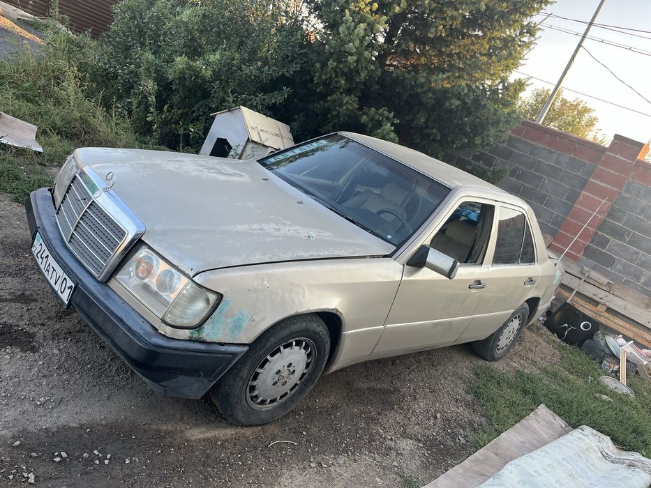 Продам мерс 124 живой