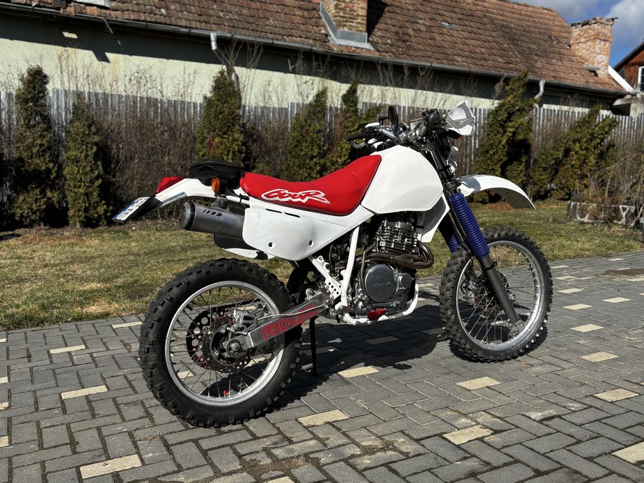 Honda XR600R enduro și supermoto