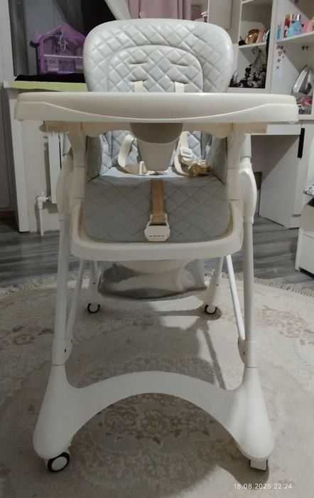 Продам столик для кормления