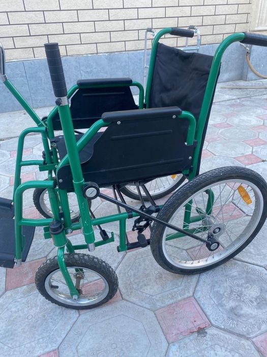 Продам инвалидную коляску