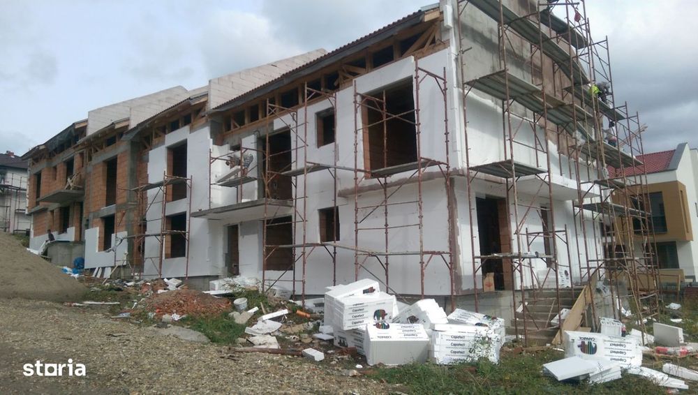 Apartament 3 dormitoare, pod mansardabil, gradina, loc parcare